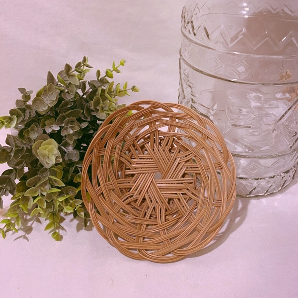 Tiny wicker wall basket